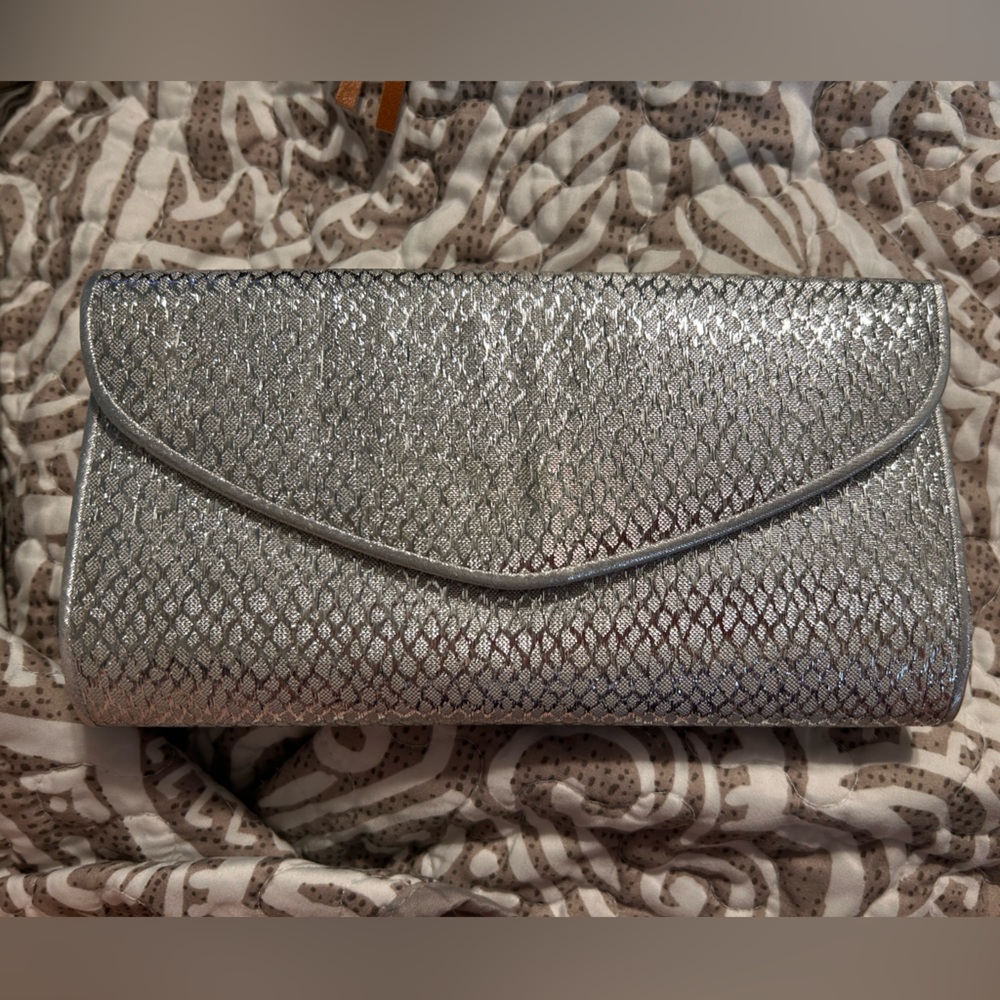 La Regale Cream Braided Strap Clutch